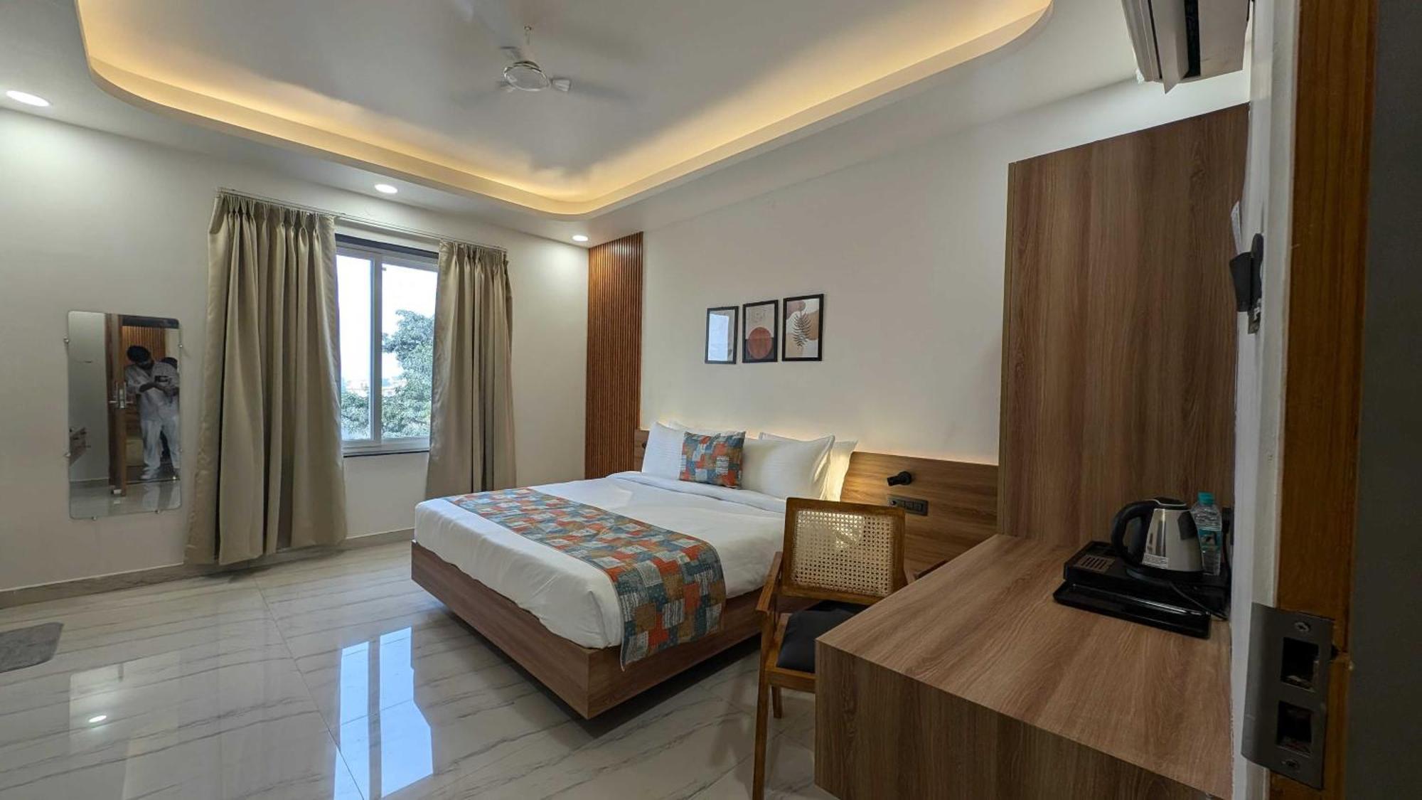 Hotel O Vasu Palace Ayodhya Extérieur photo