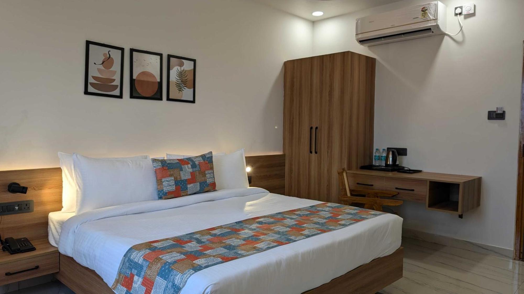Hotel O Vasu Palace Ayodhya Extérieur photo
